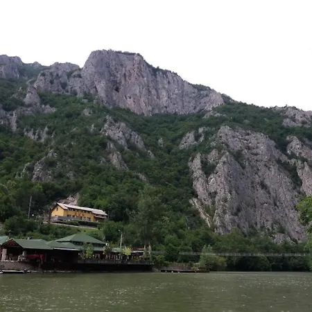 Restoran Sa Smestajem Dom Ovcar Banja