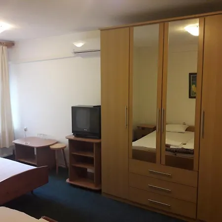 Restoran Sa Smestajem Dom Hotel Ovcar Banja