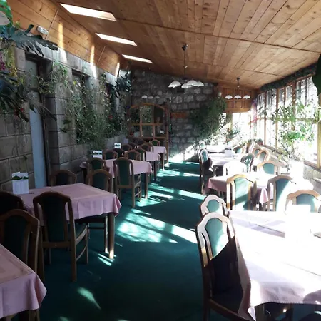 Restoran Sa Smestajem Dom