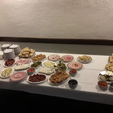 Restoran Sa Smestajem Dom Hotel Ovcar Banja